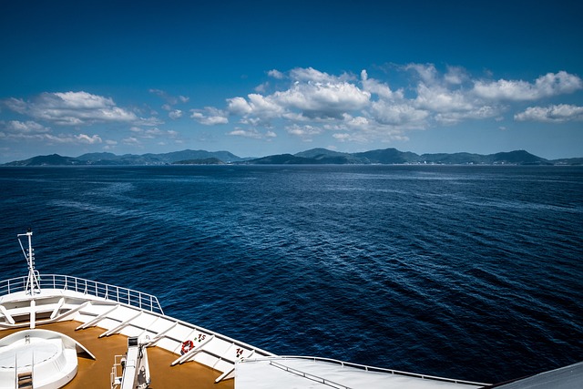 Louer un bateau à Saint Tropez : Naviguez au cœur du luxe et de l’aventure